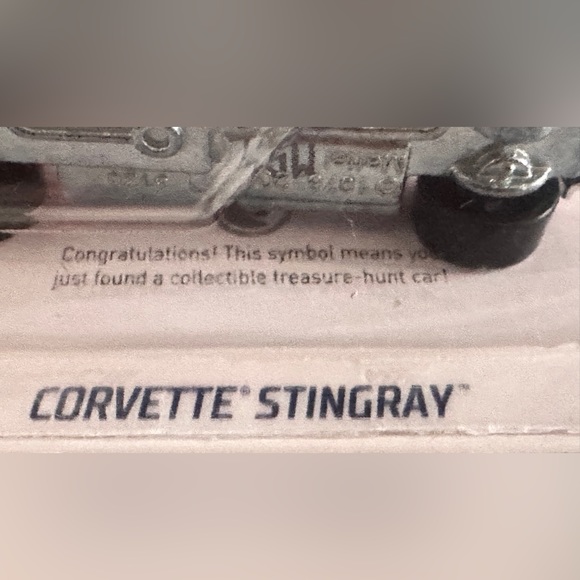 Hot Wheels 2017 - #159 Treasure Hunt Corvette StingRay - Super Chromes 5/5 - Picture 4 of 5